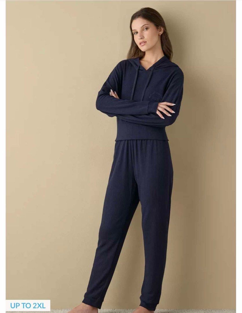 Splash pull over top with hoodie and pants set (Category: Sets or Coordinates) located in Mandaluyong City. Submitted by splashfashion.ph (Listing ID 1399237004, Image 1). Description: Fits S-L.