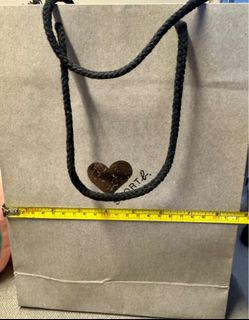 全新：全新：sport  b 名牌 紙袋 灰色 中size 直袋   灰色 Sport  b紙袋64208764727555110