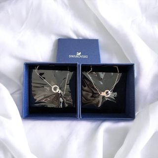 Swarovski Hollow 環形相扣鏈墜 銀白/玫瑰金64212822118658110