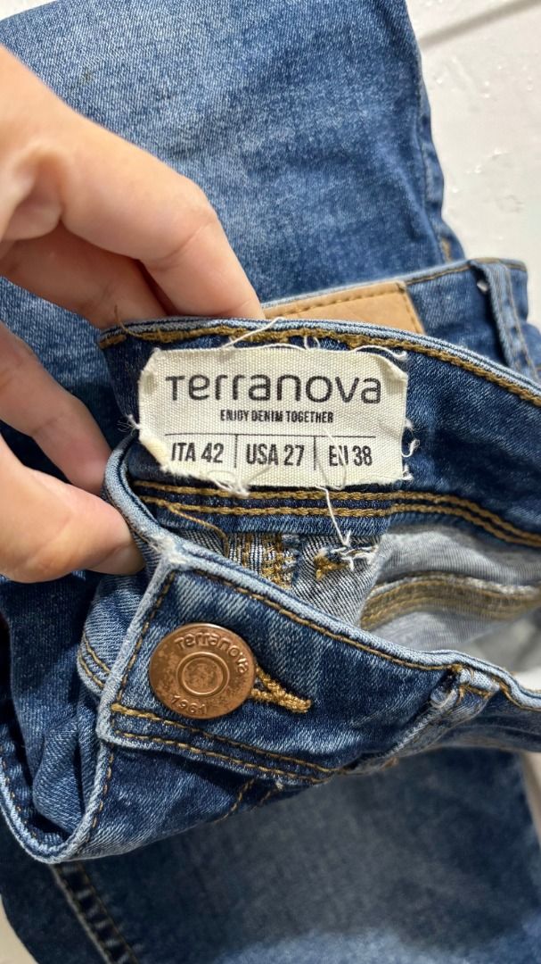 Terranova Denim Pants (Category: Jeans) located in Manila. Submitted by trmp10 (Listing ID 1399132388, Image 2). Description: - Size: US 27 - Condition: Used a couple of times - Bought around: ₱1,400+ - Selling it for ₱450 - RFS: Decluttering.