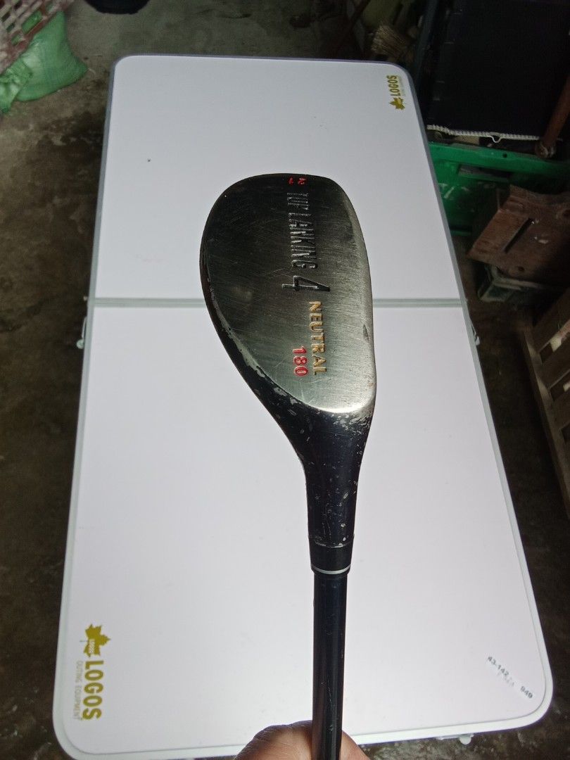 Top Lanking 4 Neutral" golf club (Category: Golf) located in San Pedro. Submitted by trisheljas_japansurplus (Listing ID 1399140994, Image 2). Description: 📍for Sale📍 The brand is "Top Lanking." The club type is a "4" club. The club's loft is 21 degrees. The club face is marked "NEUTRAL which appears to be a putter or a hybrid club. .