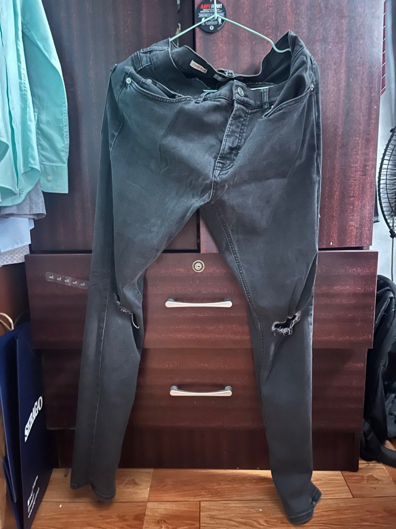 Uniqlo Jeans - Black Distressed (Category: Jeans) located in Quezon City. Submitted by vince1997 (Listing ID 1399083391, Image 1). Description: FOR SALE AS PACK Uniqlo Regular Fit 9/10 Uniqlo Skinny stretch (acid wash) 9/10 Uniqlo Skinny stretch (denim) 8/10 Topman skinny ripped (black) 8/10 As pack 3k fixed.
