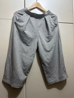 Uniqlo女裝橡筋腰七分闊腳褲S碼 搬屋清衣櫃64213658874115110