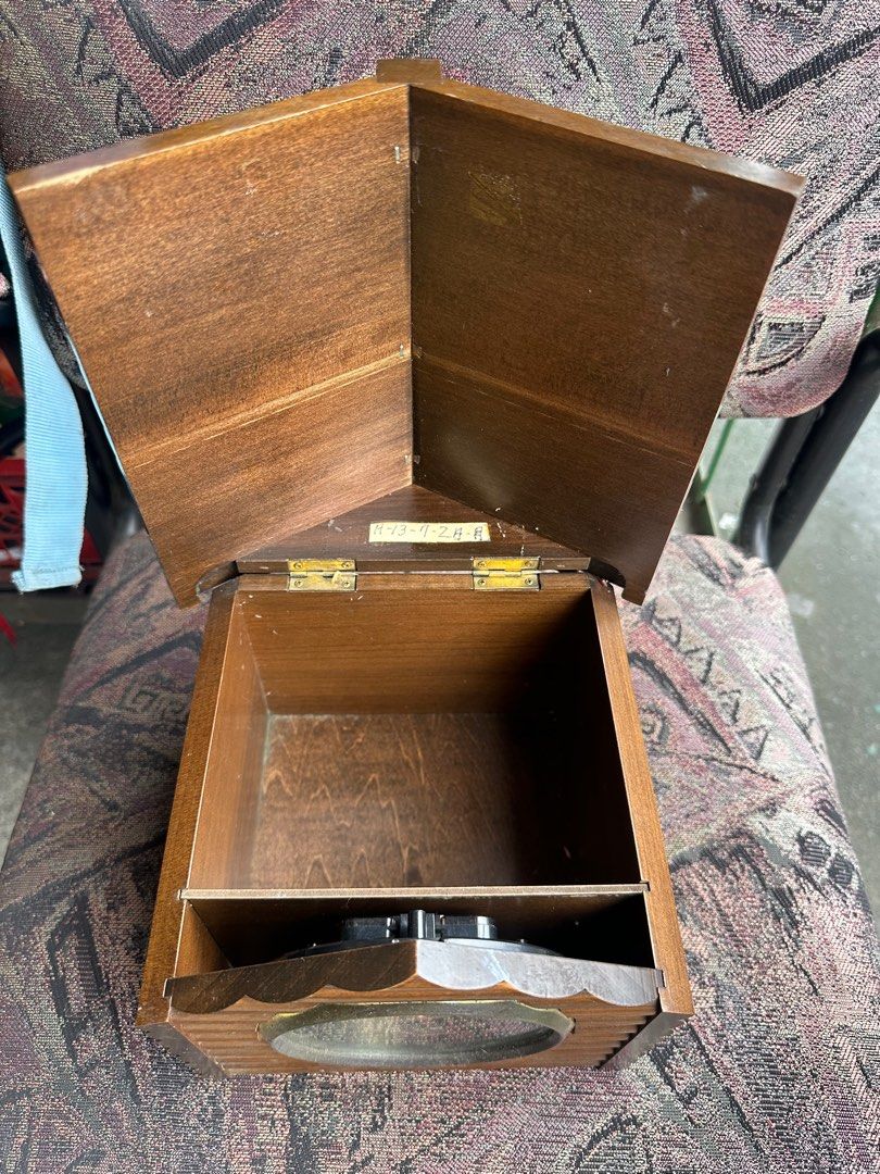 Vintage Desktop Clock (Display) Working (Category: Clocks) located in Rodriguez. Submitted by pwestoonlinestore (Listing ID 1399103232, Image 2). Description: .