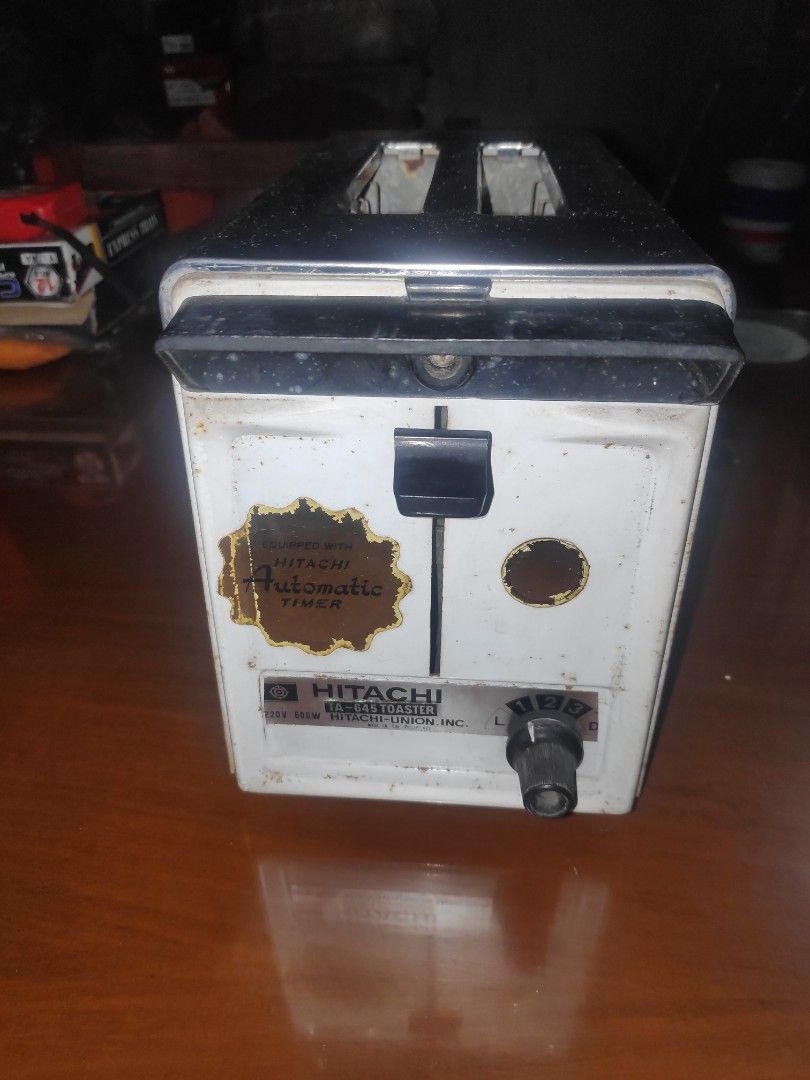 Vintage Hitachi Toaster (Category: Cookware & Accessories) located in Quezon City. Submitted by j.c.declutter (Listing ID 1399179380, Image 2). Description: Vintage Hitachi Toaster.