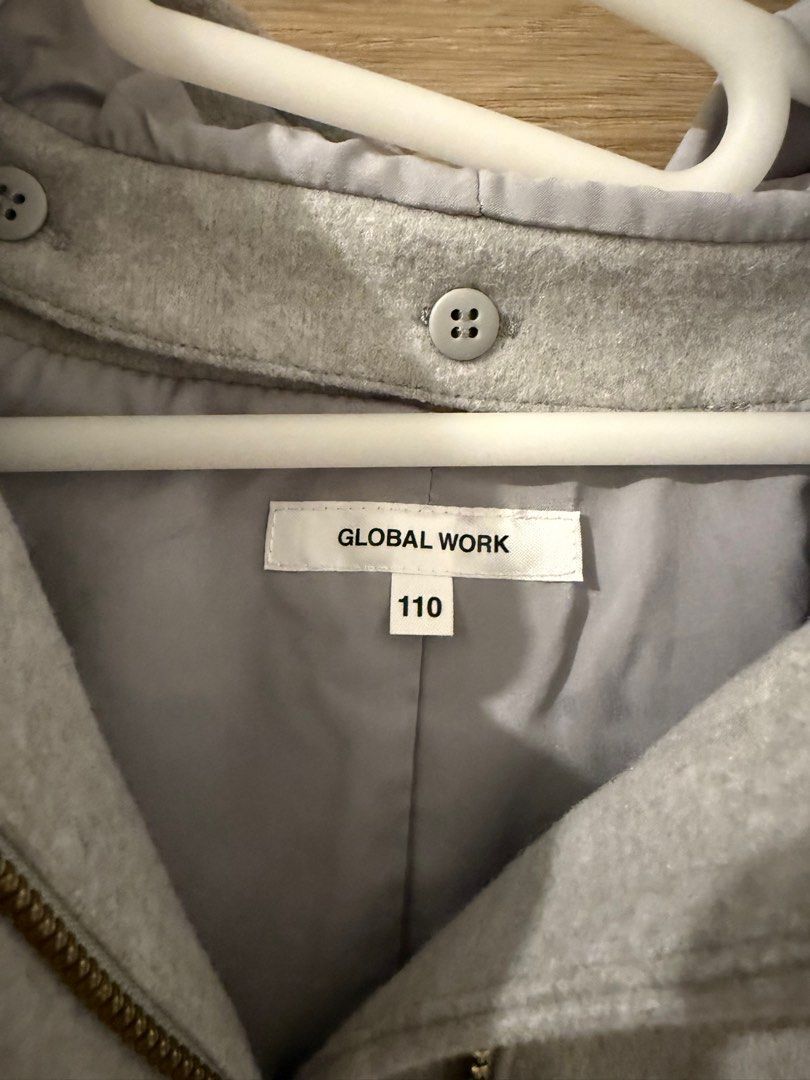 Winter Jacket （分類：嬰兒及小童流行時尚）位於 Hong Kong。 由 nicnic47 提交（商品編號 1399155772，圖片 3）。簡介： Size 110 購自Global Work 只著過一次 。
