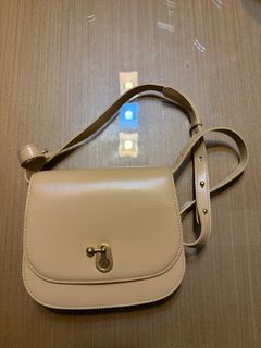 Yellow leather adjustable shoulder crossbody bag  全皮黃色單肩挎肩包64212607227009110