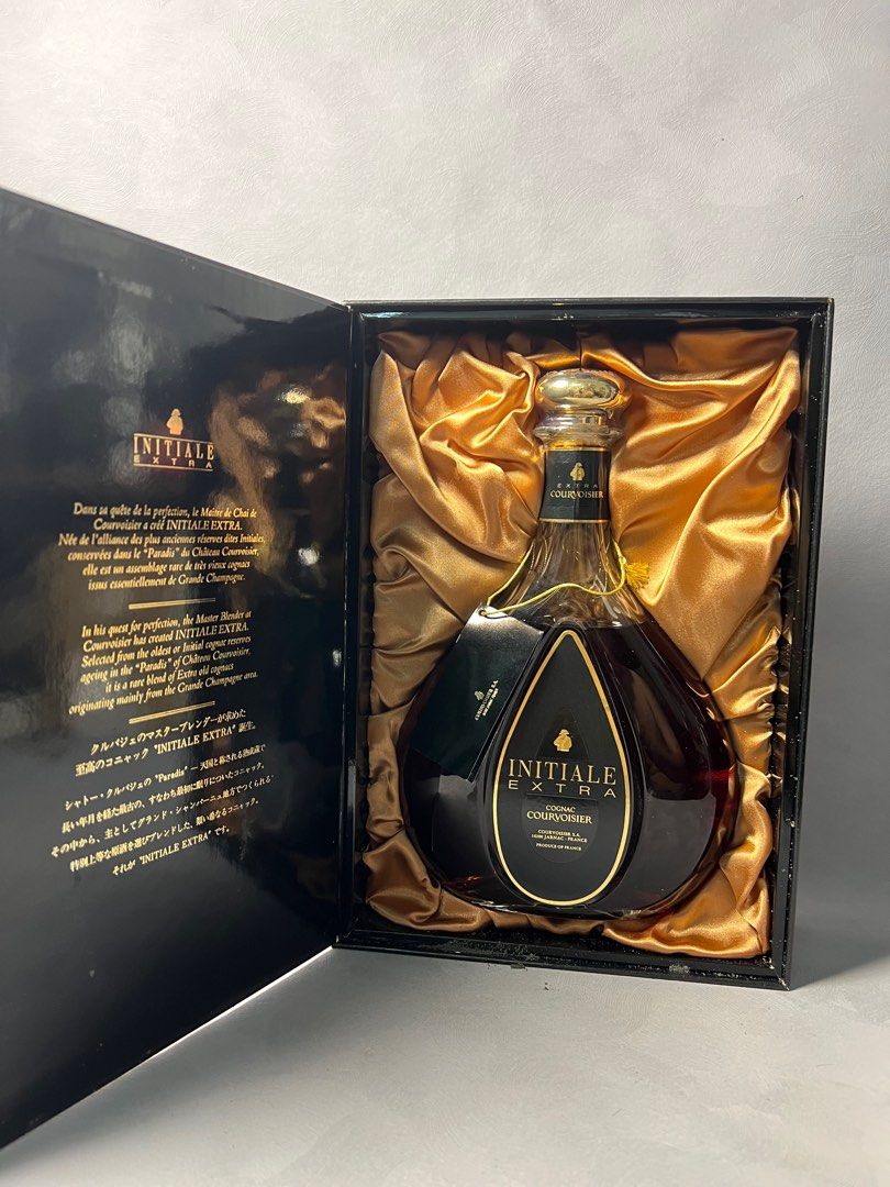 COURVOISIER（クルボアジェ）イニシャル エクストラ 40％ 750ml COURVOISIER（クルボアジェ）イニシャル エクストラ 40％ 750ml 古酒