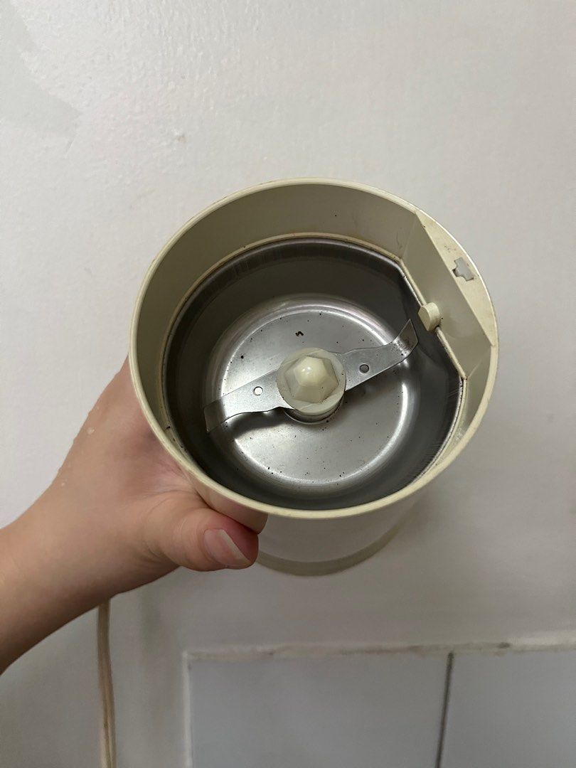 Authentic Braun Coffee Grinder Electric (Category: Coffee & Tea Tableware) located in Quezon City. Submitted by issastore (Listing ID 1395989754, Image 2). Description: Authentic Braun coffee grinder RFS: gift but no one drinks coffee in the house.