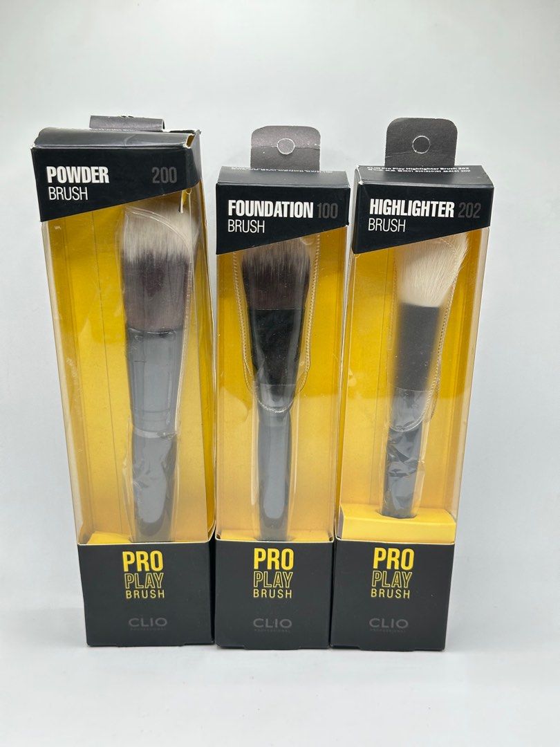 Authentic Clio Brushes (Korean brand) (Category: Makeup) located in Mandaluyong City. Submitted by elle_scent (Listing ID 1396094416, Image 1). Description: LAST PRICE POSTED 400 pesos each Authentic Guaranteed Brandnew Clio Powder Brush 200 Clio Foundation Brush 100 Clio Highlighter Brush 202 Actual photos are posted please check Location Mandaluyong Lalamove Grab Manila Area JRS only for provincial area Mode of payment BDO or Gcash .