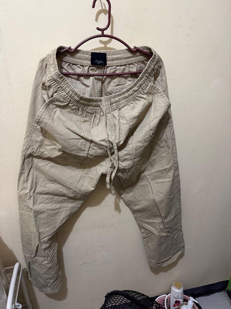 Cargo pants surplus (Category: Joggers) located in Taguig. Submitted by seraaaa.wolf (Listing ID 1396100626, Image 1). Description: Decluttering Wrong item nabili pang men.