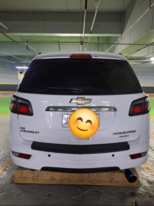 Chevrolet trailblazer duramax Auto (Category: Used Cars) located in Pasig City. Submitted by mitch52094 (Listing ID 1395997064, Image 2). Description: 2016 trailblazer blazer chevrolet LTX 2.8L Diesel Roof Rail and spoiler ending plate 7 First owner new battery new tire 78,000 km 20" Fuel Magwheels new Dunlop tires granite 265x50x20 leather seat view Monday to Friday 10am to 6pm Office hours only direct buyer only 0939 907 4374.