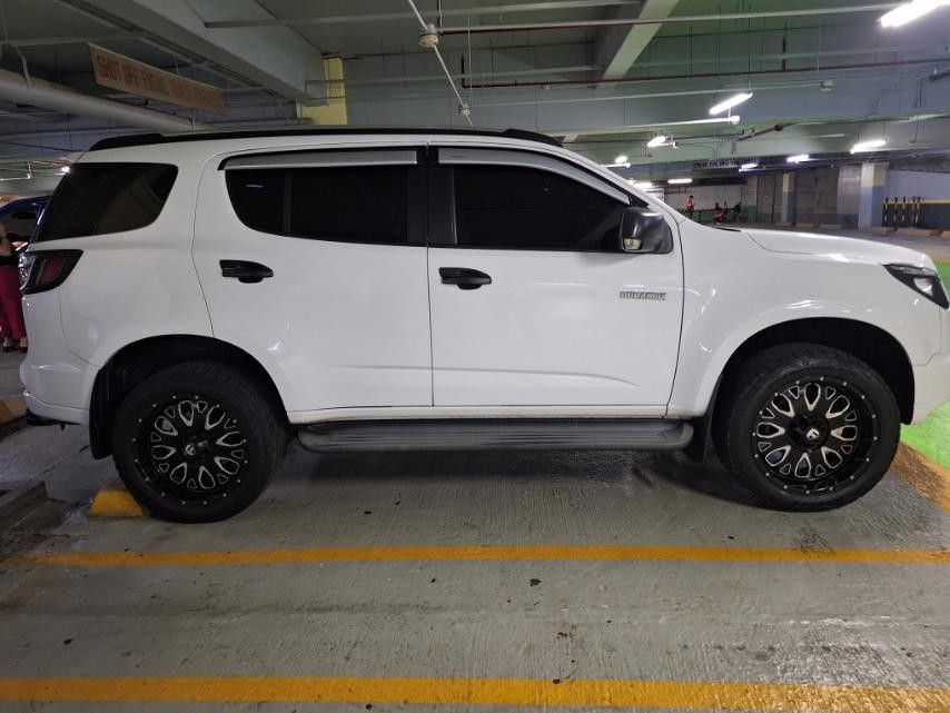 Chevrolet trailblazer duramax Auto (Category: Used Cars) located in Pasig City. Submitted by mitch52094 (Listing ID 1395997064, Image 3). Description: 2016 trailblazer blazer chevrolet LTX 2.8L Diesel Roof Rail and spoiler ending plate 7 First owner new battery new tire 78,000 km 20" Fuel Magwheels new Dunlop tires granite 265x50x20 leather seat view Monday to Friday 10am to 6pm Office hours only direct buyer only 0939 907 4374.