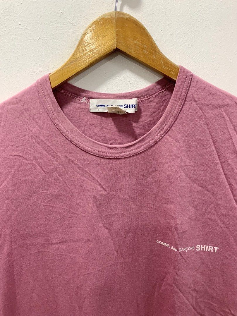 COMME des GARÇONS SHIRT CREW NECK LOGO T-SHIRT (Category: Tshirts & Polo Shirts ) located in Cavite. Submitted by ___layern0ne (Listing ID 1396082872, Image 2). Description: Tagged Size: M Armpit to Armpit: 20 inches Length: 26 inches Measured laid flat and at its longest point Wrinkled due to storage | Requires ironing to take the wrinkles out Well used | No major flaws like rips and holes | Please expect minimal signs of wear/usage The color of