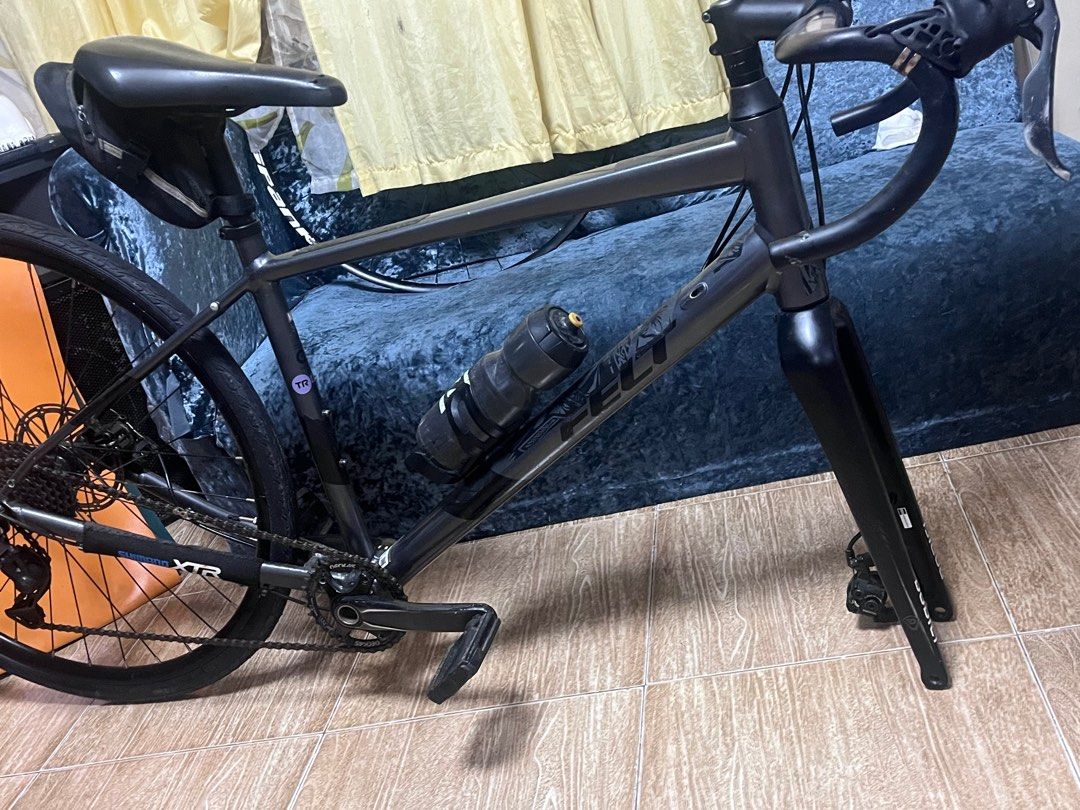 Felt Road Bike (Category: Bicycles) located in Muntinlupa City. Submitted by leonivcalica (Listing ID 1395934797, Image 3). Description: for sale frameset 8k nalang carbon fork.