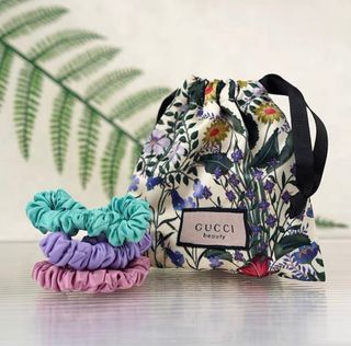 ⭐️Gucci Beauty正品⭐️ 三色髮圈配高級碎花索繩收納袋64244796465537110