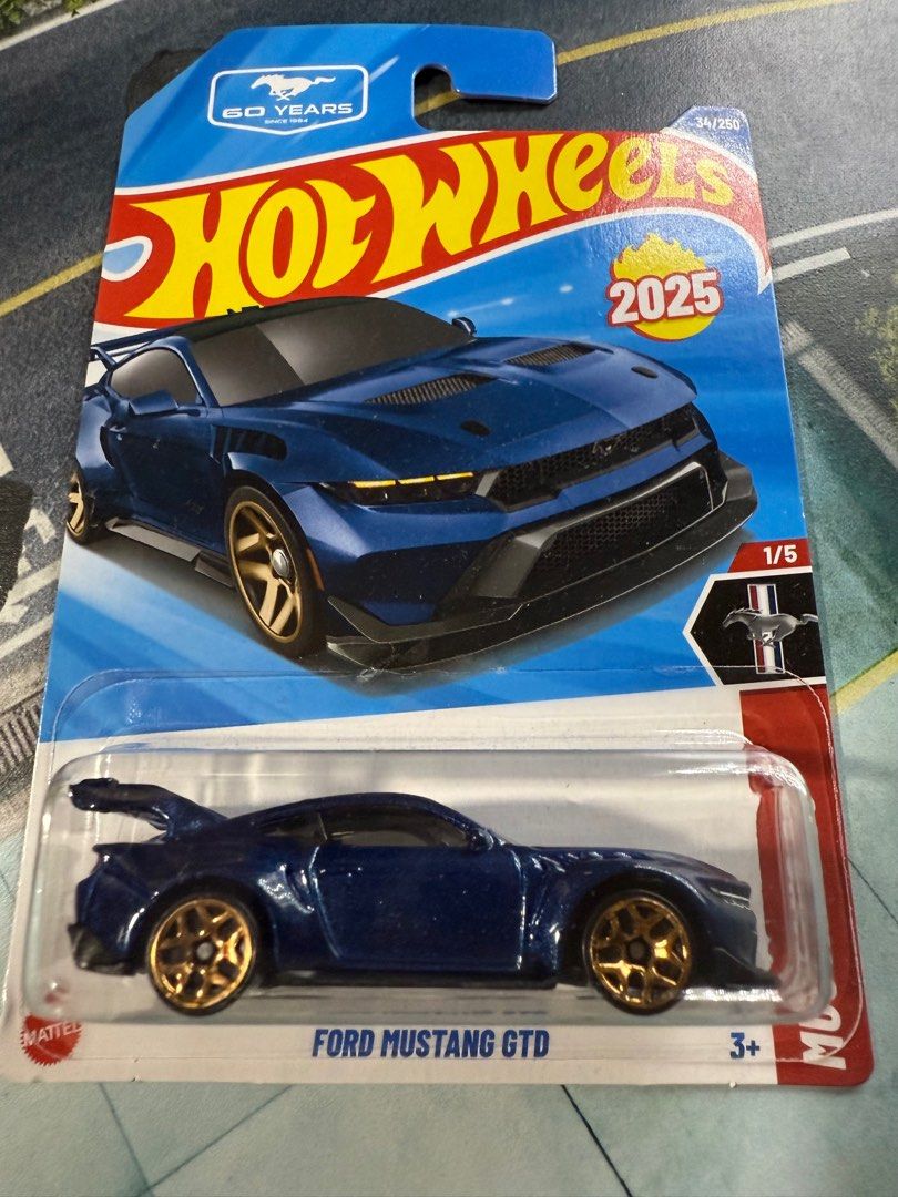 Set Completo Hot Wheels Mustang 60 Anni, 5 Auto In Serie Argento, Scala 1:64, Nuove 2025