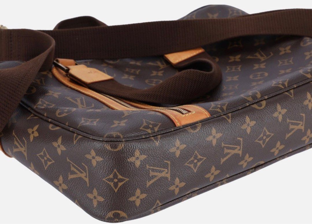 Louis Vuitton Sac bosphore briefcase shoulder bag (Category: Luxury Bags & Wallets) located in San Pablo. Submitted by aceastra (Listing ID 1396000877, Image 2). Description: Thrift store finds in SG! *Good Condition *Exterior - Corner scuffs, Edge scuffs, slightly Liquid marks ( Normal for LV bags) * Hard ware - Light scratches but not visible and does not affect the beauty if the bag. Light peeling and again normal for LV bags.. You can check e