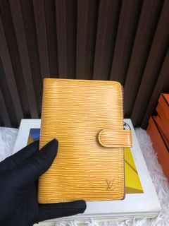 (Category: ) located in . Submitted by watch.authentic_ph (Listing ID 1395940788, Image 1). Description: .