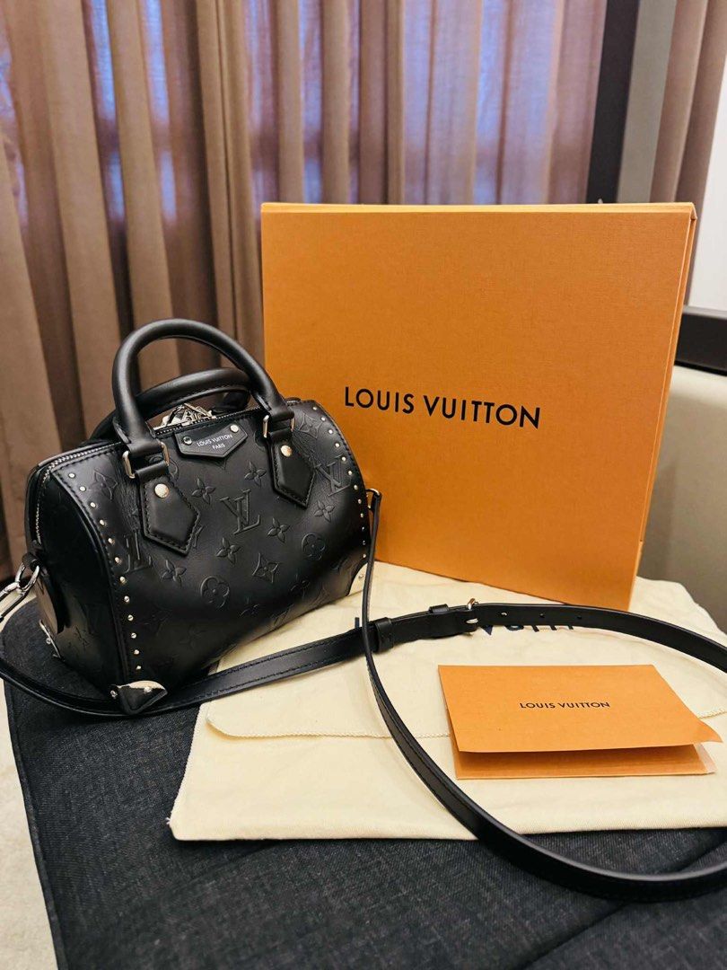 LV Speedy Trunk 20 (Category: Luxury Bags & Wallets) located in Magalang. Submitted by jamiealdana1 (Listing ID 1396071672, Image 2). Description: LV Speedy Trunk 20 6 months old Complete inclusion With Receipt .