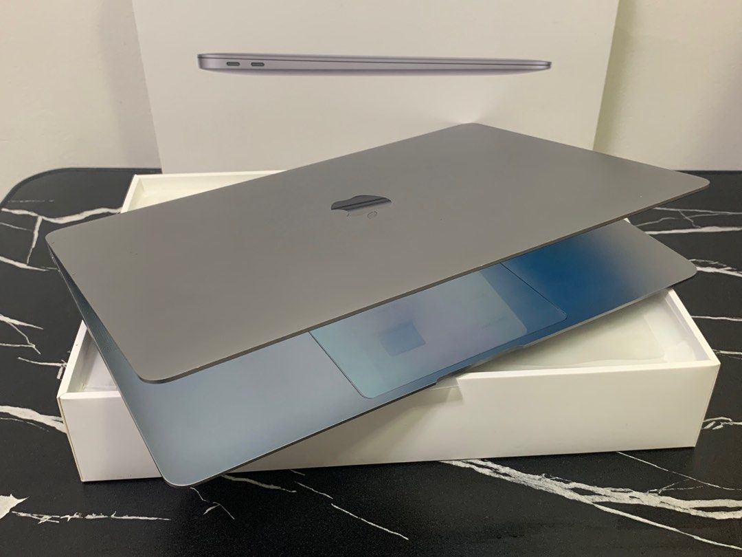 Macbook air m1 with box good as new (Category: Laptops & Notebooks) located in Quezon City. Submitted by jabzeey (Listing ID 1395948274, Image 3). Description: M1 chip Air 13inches 8gb 256gb complete with box 98cc 100% batthealth no issue .