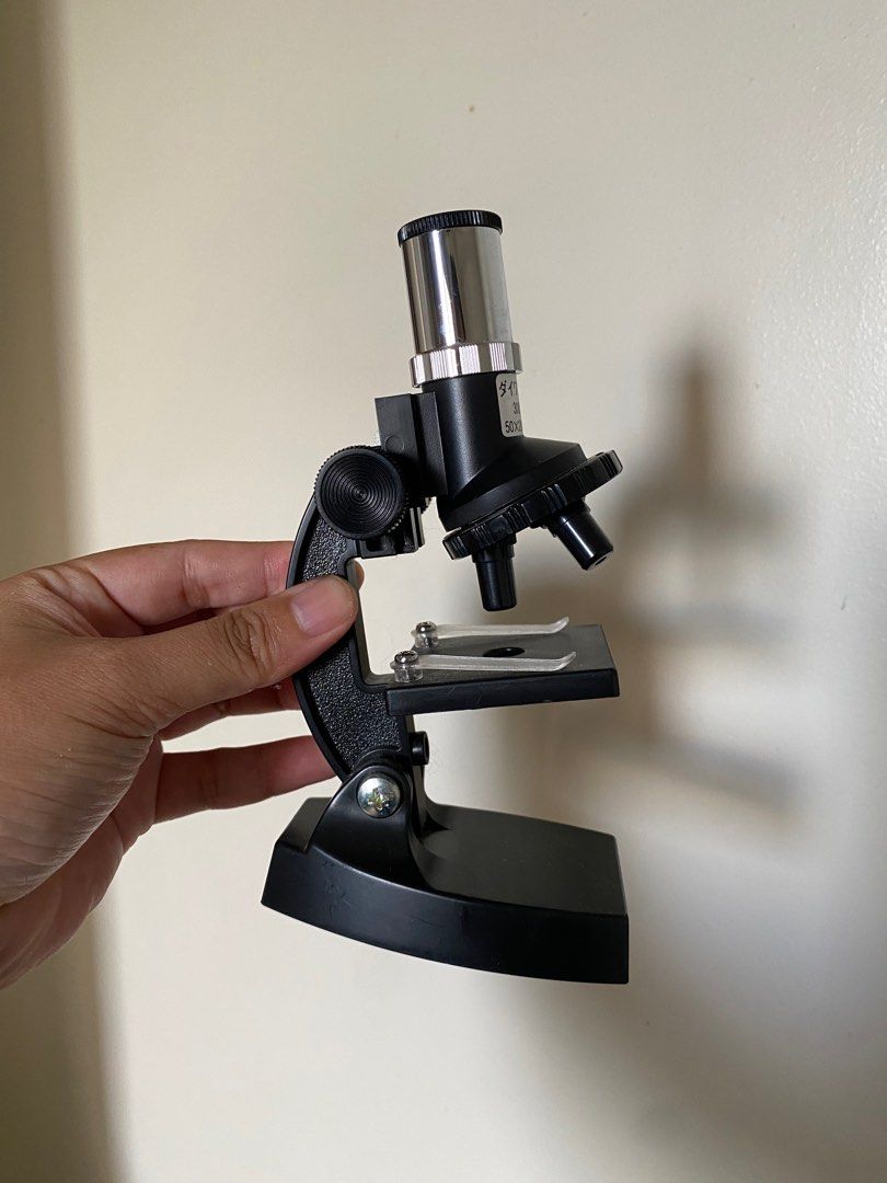 Mini Microscope (Display) (Category: Medical Supplies & Tools) located in Manila. Submitted by k0pimonster (Listing ID 1395996472, Image 1). Description: Black Mini Microscope (For display only) See photos for size reference.