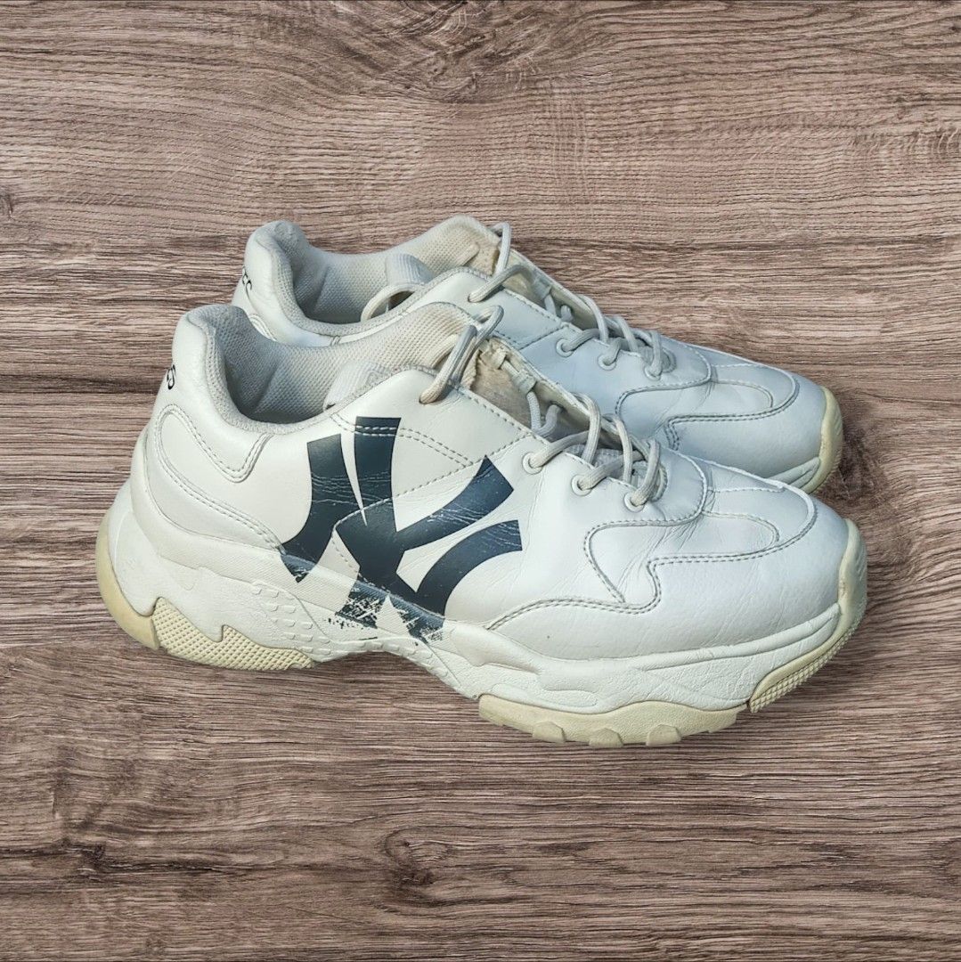 MLB Yankees Sneakers (Category: Sneakers) located in Manila. Submitted by myno23lenel (Listing ID 1395934645, Image 1). Description: - MLB Yankees sneakers - Features Yankees logo - Chunky sole -For sale -MLB NY Yankees BiG ball Chunky sz.9 -good condition ,slight paint chips -for only 1.2k no box -Location Fairview.