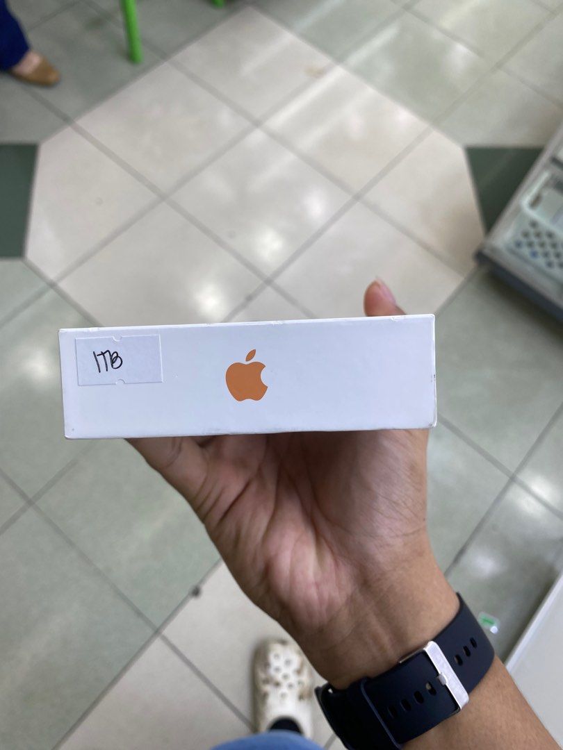 Nego slight !! iPhone 17 Pro Max 1TB Ntc ( local Variant ) OpenLine (Category: iPhone 17 Series) located in Manila. Submitted by benshop. (Listing ID 1396040105, Image 3). Description: FOR SALE | TRADE/SWAP BenShop Price :125,500 php Marketplace Price: 135,000 php ▫️On hand: iPhone 17 Pro Max ▫️1TB ▫️Openline/Factory unlocked ▫️Cosmic Orange ▫️Compatible With E-sim INCLUSIONS & FREEBIES: *CHARGER SET *CLEAR CASE *TEMPERED GLASS FREE 3-UTOOLS ANY 