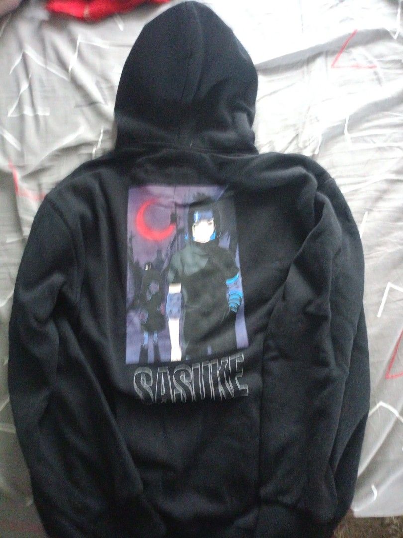 Pull & Bear Naruto Hoodie (Category: Hoodies) located in Manila. Submitted by cedric- (Listing ID 1395978673, Image 2). Description: - Naruto design on front, Sasuke graphic on back - Black hoodie - Features a hood and front pocket - Size: M (Europe/USA), 38 (Mexico) - Made in Portugal.