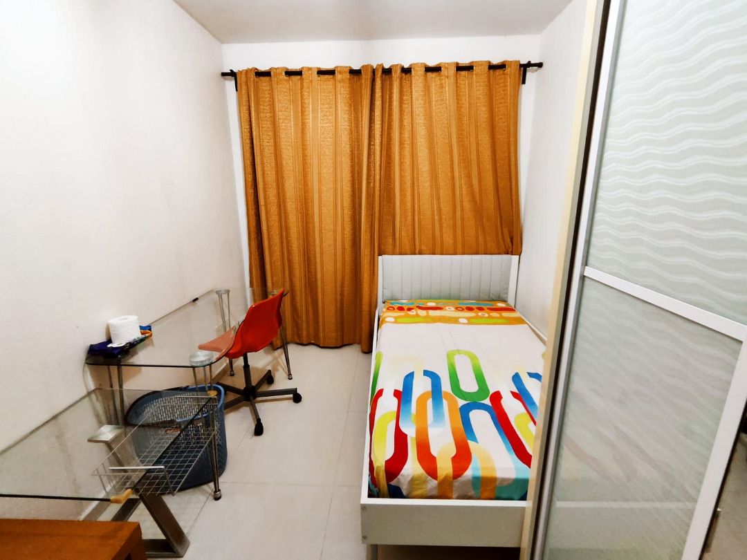 Quiet, Comfortable Living, Fully Furnished HDB Common Room for