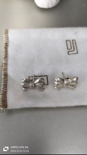 銀色蝴蝶結耳環64239925138818110