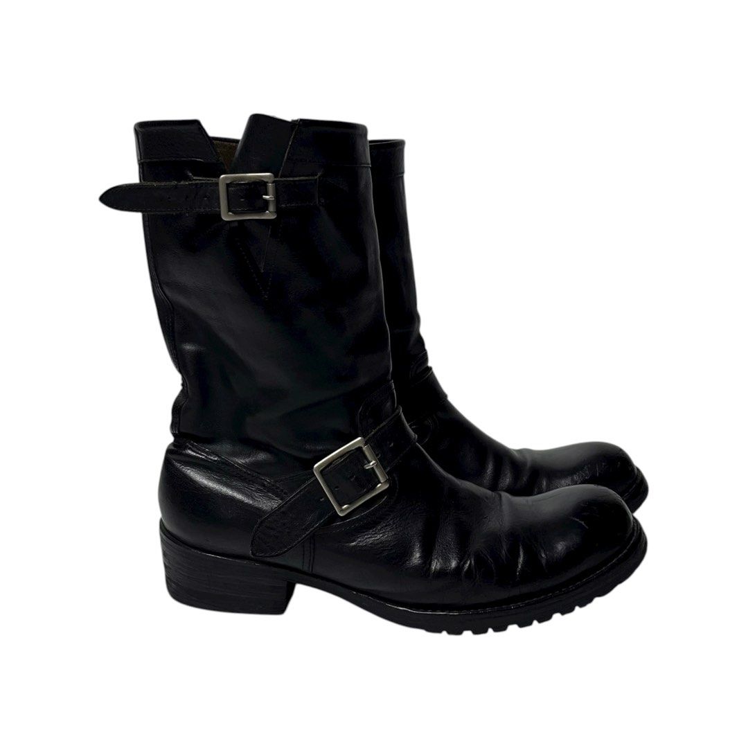 2000s ATTACHMENT by Kazuyuki Kumagai Engineer Boots (Category: Boots) located in Quezon City. Submitted by jusjawnz (Listing ID 1396029626, Image 2). Description: These engineer boots from Kazuyuki Kumagai’s Attachment honor the iconic design of the engineer boot while elevating it with a streamlined profile, proportioned toe, and elevated heel. Meticulously constructed, they showcase the label’s balance of rugged practicality and artisanal detai