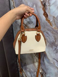 (Kategori: ) berada di . Dikirim oleh checeuu (ID iklan 1396082654, Gambar 1). Deskripsi: .