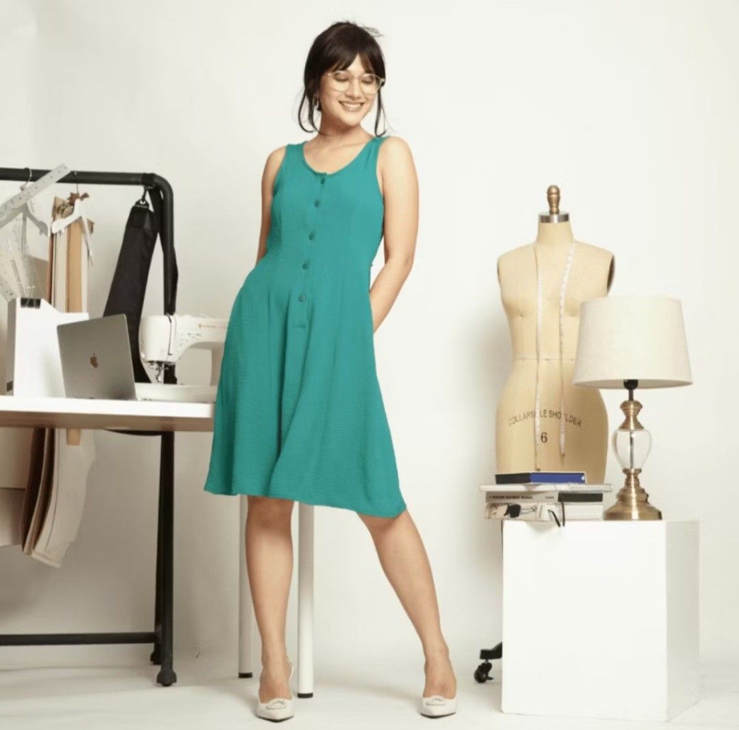 Tayo Studio Alma Mini dress (Category: Dresses) located in Makati City. Submitted by Provari128 (Listing ID 1396066230, Image 1). Description: Used once Tayo Studio Alma Mini dress (Used once) - Color: Teal - Size: 2 (M-L) - Tie waist detail (can be tied in front or at the back for better fit) - Functional buttons - Lightweight material.