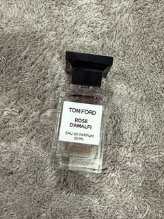 (Category: ) located in . Submitted by perfumefreak (Listing ID 1396030927, Image 1). Description: .