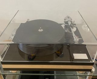 (Category: ) located in . Submitted by absolute_sound_preowned (Listing ID 1395968940, Image 1). Description: .