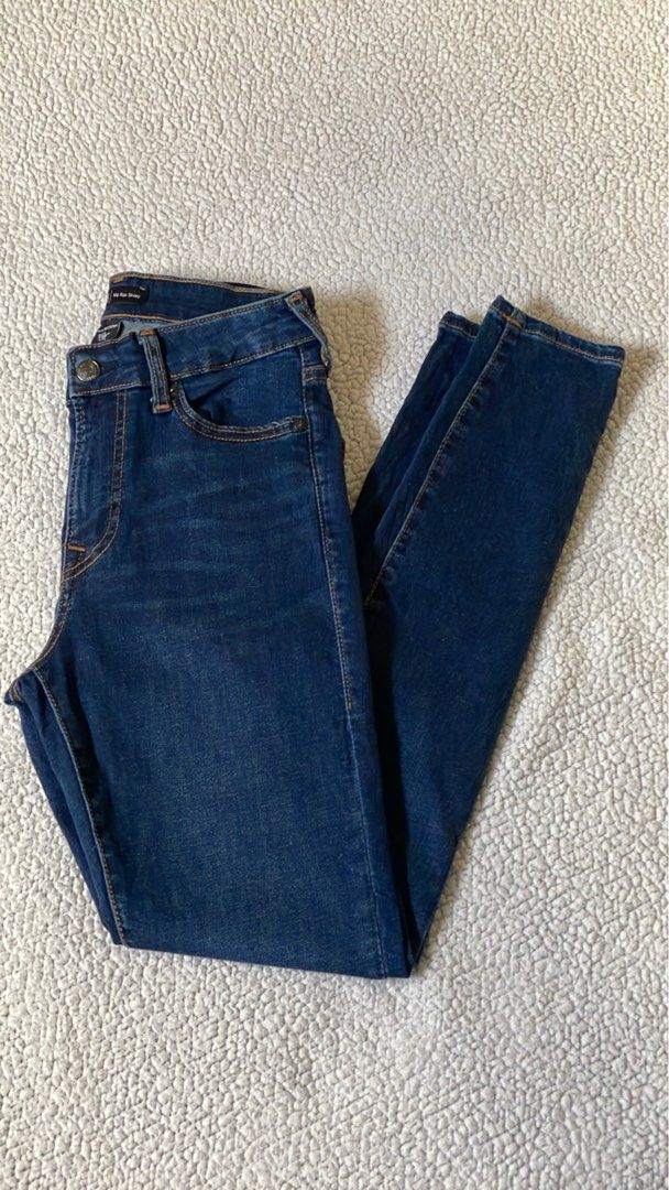 TRUE RELIGION Skinny Jeans (Category: Jeans) located in Cabanatuan. Submitted by iselect_finds (Listing ID 1396020800, Image 1). Description: Authentic True Religion Jennie Curvy Mid-High Rise Skinny Jeans Stretchable material Waistline 28-30” stretchy Length 39.9 Rise 10.5 (mid to high na po ito) Srp 10k plus Selling for only ₱599 only MOP: GCash/Maya/GoTyme 📍Nueva Ecija.