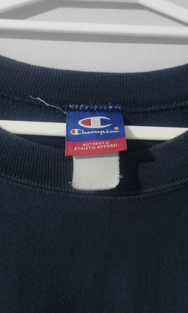 Vintage Champion crewneck pullover sweater (Category: Coats, Jackets and Outerwear) located in Rizal. Submitted by gansstash (Listing ID 1396054311, Image 3). Description: 24 W 28 L tight ribbings 9/10 color rate excellent condition.