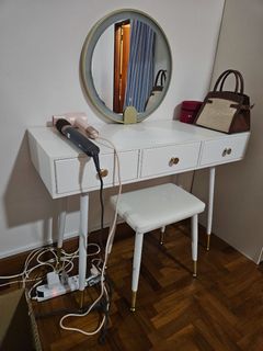 (Category: ) located in . Submitted by eveliene (Listing ID 1396038401, Image 1). Description: .