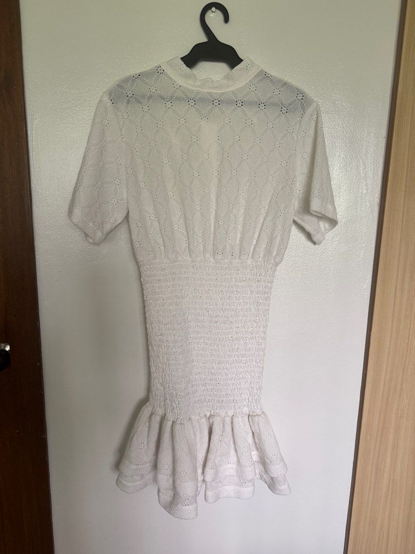 Yong Studio Botswana Dress in White (Category: Dresses) located in Quezon City. Submitted by stgabs (Listing ID 1391518745, Image 2). Description: Used once only.