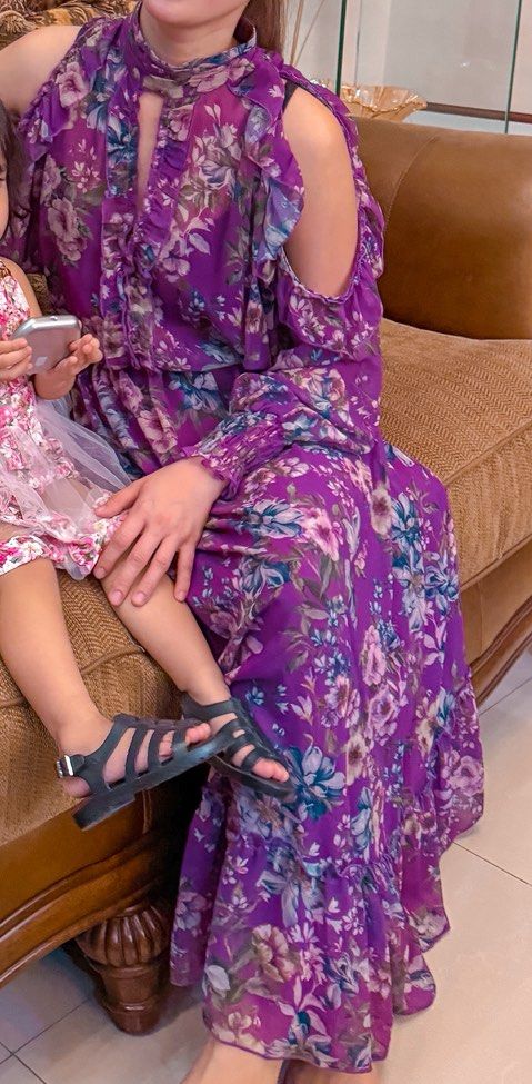 Zara Long Floral Printed Dress (Category: Dresses) located in Quezon City. Submitted by aakar (Listing ID 1396103407, Image 1). Description: .