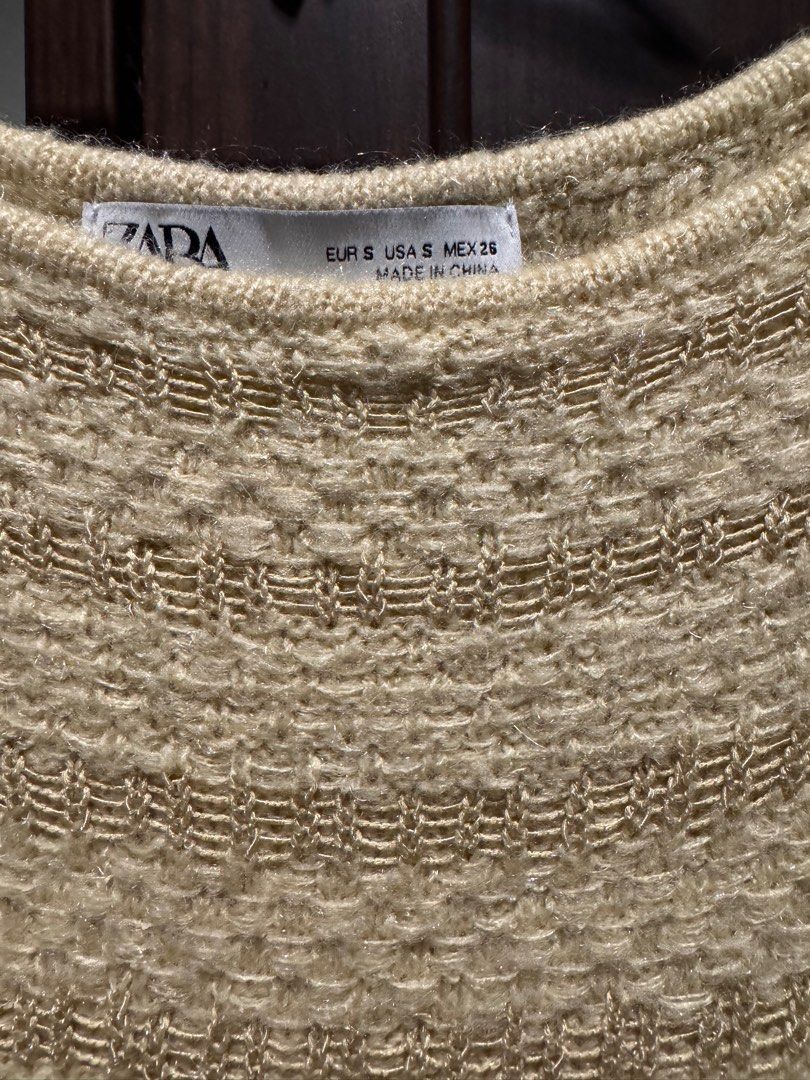 Zara Long Knitted Dress (Category: Dresses) located in Quezon City. Submitted by aakar (Listing ID 1396103457, Image 2). Description: .