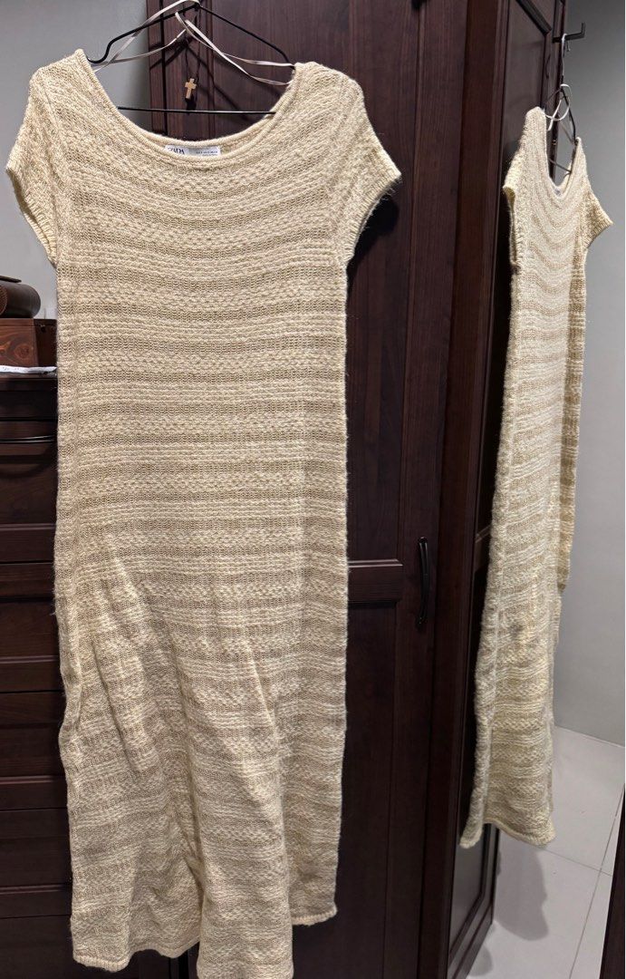 Zara Long Knitted Dress (Category: Dresses) located in Quezon City. Submitted by aakar (Listing ID 1396103457, Image 3). Description: .
