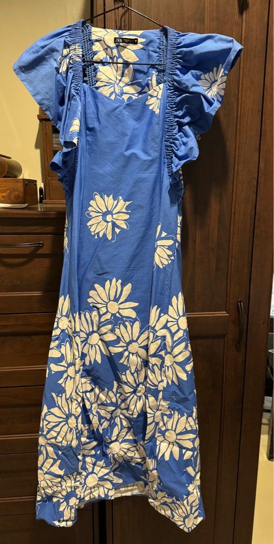 Zara Long Poplin Dress (Category: Dresses) located in Quezon City. Submitted by aakar (Listing ID 1396103644, Image 2). Description: .