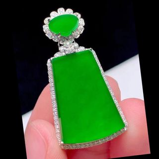 翡翠鏈墜玉石吊墜訂造18 K玉器掛牌｜香港本土工藝自設工廠｜舊珠寶重鑲翻新改款｜代客鑲嵌諮詢.濠師傅：6276 9030.尖沙咀店64239925837826110