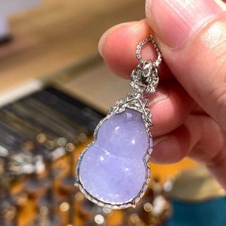 翡翠鏈墜玉石吊墜訂造18 K玉器掛牌｜香港本土工藝自設工廠｜舊珠寶重鑲翻新改款｜代客鑲嵌諮詢.濠師傅：6276 9030.尖沙咀64239925614595110