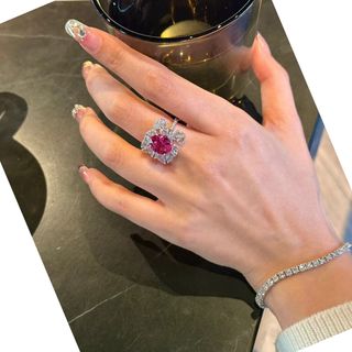 Round Ruby Ruby 18K Gold Diamond Earrings Custom Made | Lab-Grown Gemstone Rings | Laboratory-Created Emerald Gem Setting WTS Master Jewelry Design and Modification | Tsim Sha Tsui Store | WTS 62769039 Local Craftsmanship | In-House Factory64226814338690110