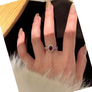 Oval-shaped 18K gold diamond ring custom made | Lab-grown gemstone ring | Laboratory-grown emerald setting | WTS Master Jewelry Design and Modification | Tsim Sha Tsui store | WTS 62769039 Local craftsmanship | In-house factory64229339977601110