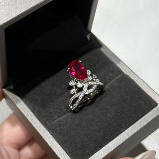 Pear-shaped 18K gold diamond ring custom made | Lab-grown gemstone signet ring | Laboratory grown emerald gem setting | WTS Master Jewelry Design and Modification | Tsim Sha Tsui store | WTS 62769039 Local craftsmanship | In-house factory64229339944195110