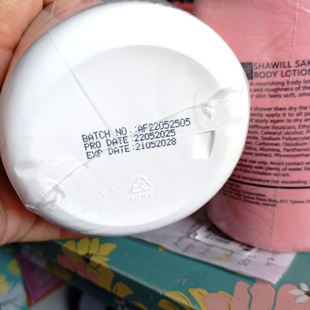 500ml Whitening Lotion (sold each) (Category: Bath) located in Quezon City. Submitted by an.marie (Listing ID 1399301650, Image 3). Description: .